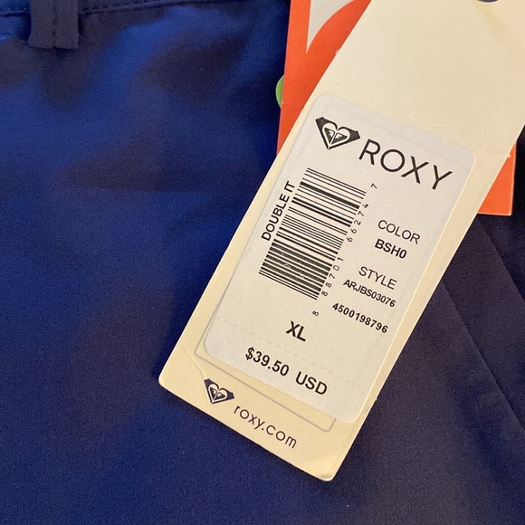Roxy Shorts Size XL - Picture 9 of 11